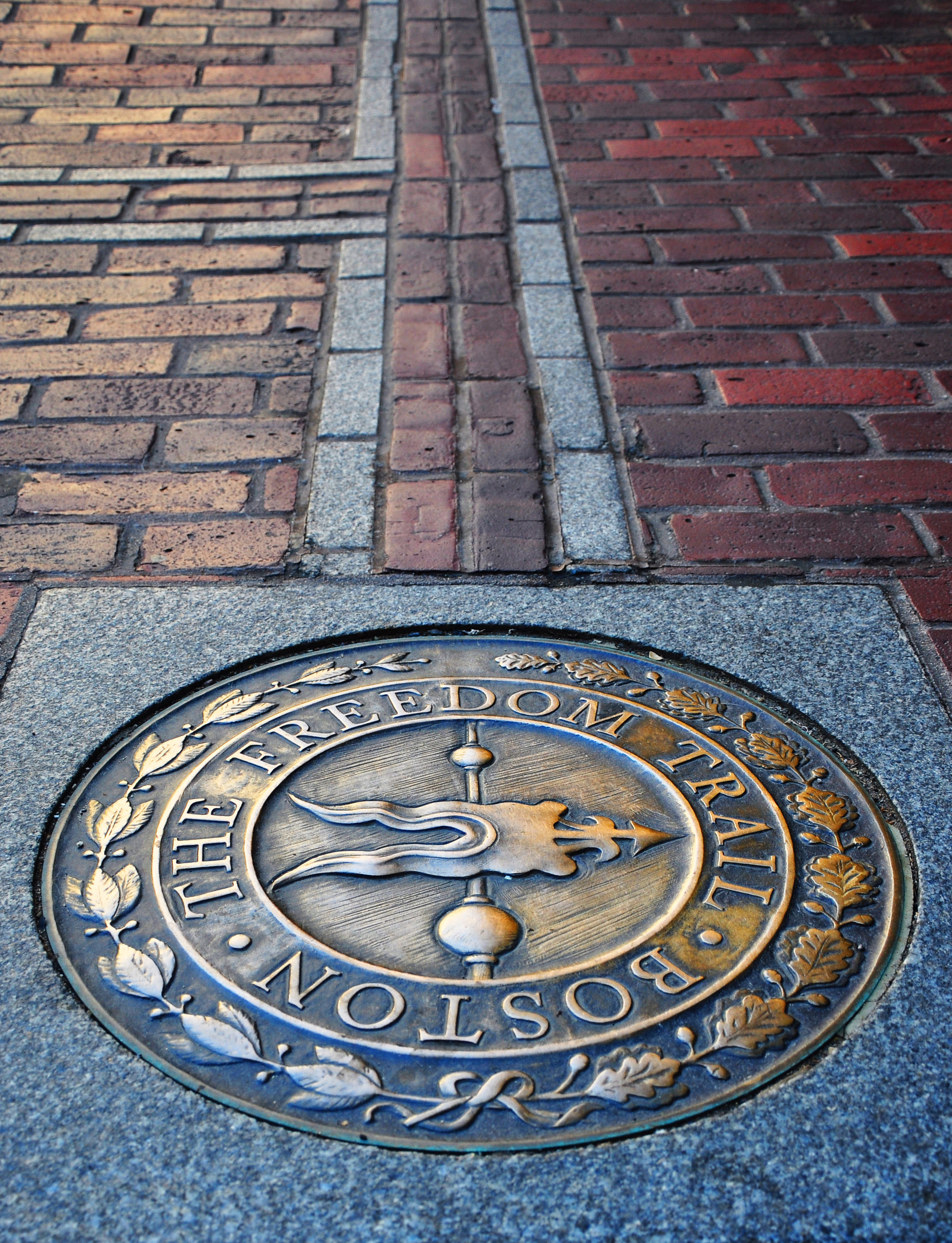 freedomtrail-medallion-massport-cl-11_e57a98c5-f0ae-5102-046b682397fbe73d