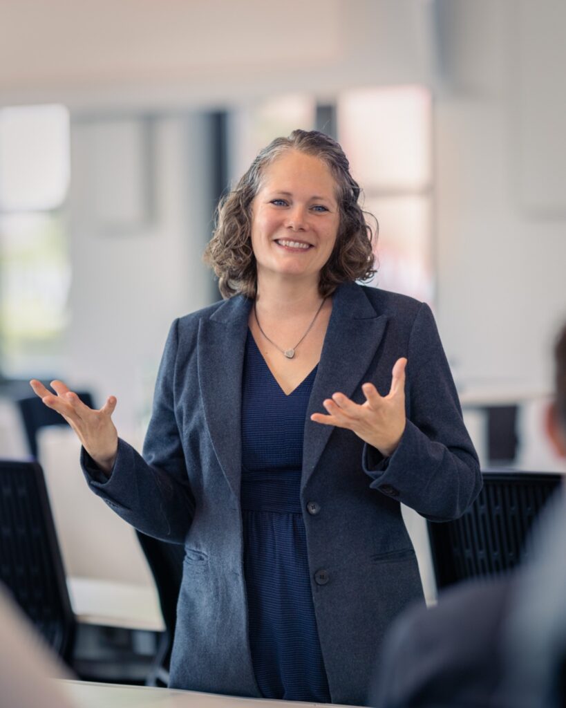Dr. Jane Le WHO School of Business